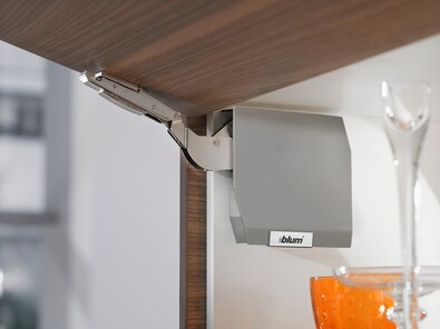 Podnośnik BLUM AVENTOS HK-S 20K2E01.02 – mocna sprężyna, z BLUMOTION (zestaw) - obrazek 2